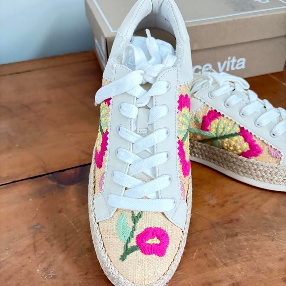 NWT Dolce Vita Azalia Floral Crochet Espadrilles Lace Up Sneakers Size 8.5